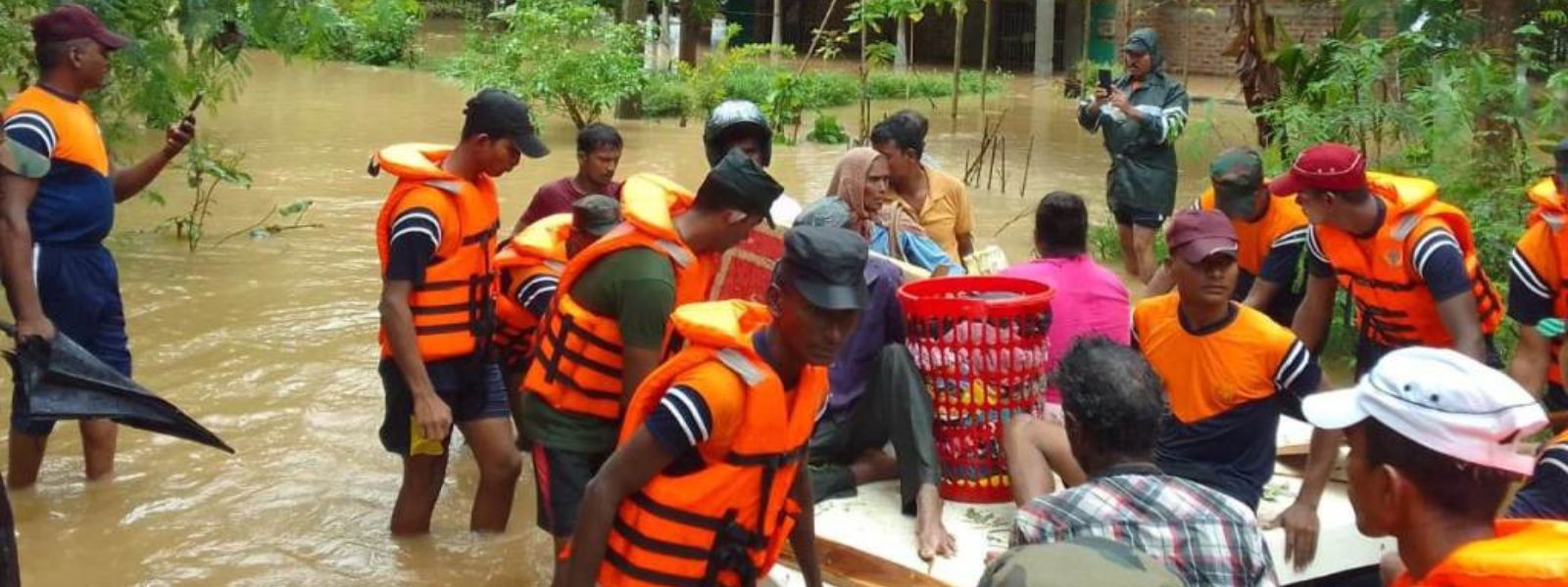 Army Mobilizes 20,500 Troops, Rescues Thousands